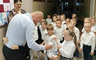 Zer&oacute;wkowicze z grupy 0 a i 0 b z upominkem