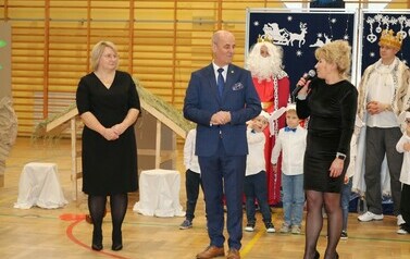 Pani Lucyna Przych z Wojtem Stefanem Prusikiem, i Pania Wicedyrektor Marzeną Pokorą