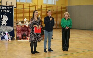 Jury Pani Iwona Kruczyk , Pan Tomasz J&oacute;źwiak, i Pani Wicedyrektor Marzena Pokora