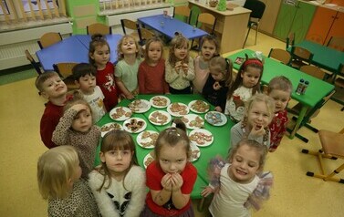 zdjęcie grupowe z pierniczkami