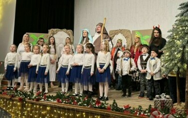 Wsp&oacute;lne śpiewanie pastorałki.