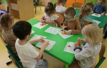 poczęstunek z pizzą
