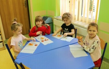 poczęstunek z pizzą 2
