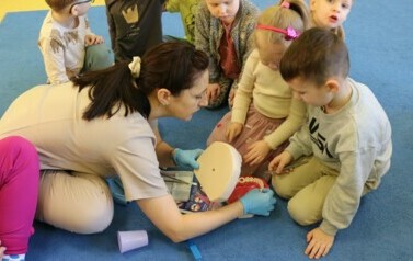 nauka prawidłowego czyszczenia zę&oacute;w 6