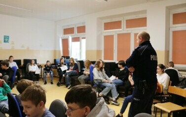 Klasa 6 na spotkaniu z policjantami