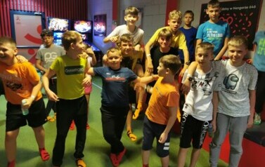 W oczekiwaniu na lekcję aktywności i trampoliny.