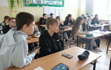 Uczniowie klasy 7 w trakcie konkursu