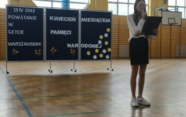 Oliwia Pabich z klasy 7