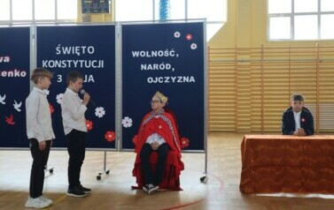 Mieszczanie - Michał i Miłosz jako J. Dekert z wizytą u Kr&oacute;la.