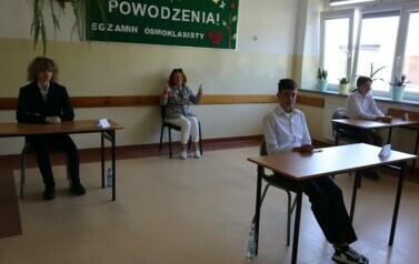 Uczniowie klasy 8 i Pani Ela Dawid 