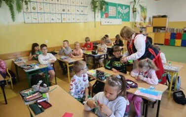 Klasa 1 tworzy wycinanki kurpiowskie
