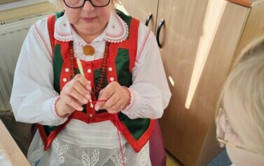 Pani Marianna Pokora - koronkarstwo.