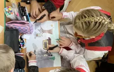 Wykonywanie ilustracji do wylosowanego tematu.