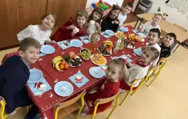 wsp&oacute;lny poczęstunek