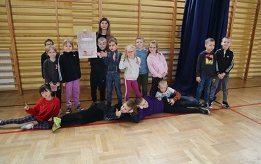 Dzień na TAK - kl. Ib z wychowawcą, zdobywcy III miejsca w konkursie klas 0 - III