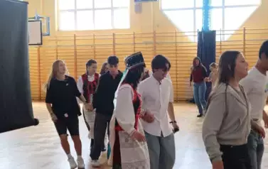 Uczniowie (16)