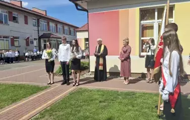 Pod Pomnikiem Patrona