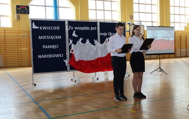 Akademię prowadzili Jakub Part z kl. VIIIa oraz Maria Staniek z klasy VIIIb.