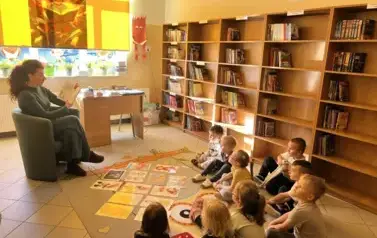Dzień Postaci z Bajek w bibliotece szkolnej 1