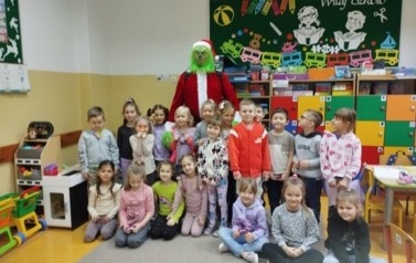 Grinch w szkolnych murach 16