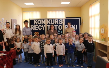 Uczestnicy konkursu recytatorskiego (2)