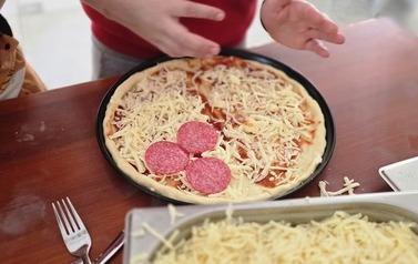 Warsztaty kulinarne z okazji Dnia Kobiet w klasie III 3