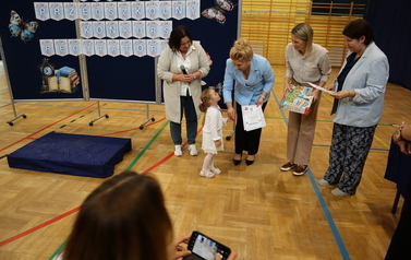 Uhonorowanie laureat&oacute;w przez Dyrekcję