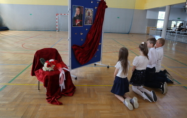 Scenka w wykonaniu trzecioklasist&oacute;w.