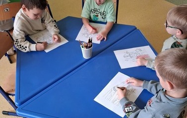 Przedszkolaki poznają życie świętego Jana Pawła II 4