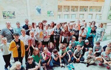 Wycieczkowicze w Orientarium ZOO Ł&oacute;dź.