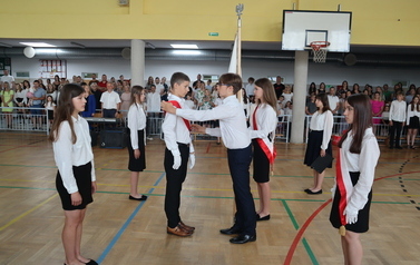 Przekazanie sztandaru.