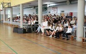 Społeczność szkolna - uczniowie, rodzice uczni&oacute;w, nauczyciele.