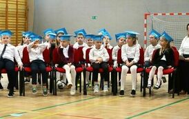 Pierwszoklasiści oraz Pani Małgorzta Madrak