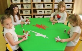 praca plastyczna- Kotylion Narodowy 1