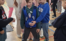 Szkolenie z pierwszej pomocy dla uczni&oacute;w klas 0&ndash;6 10