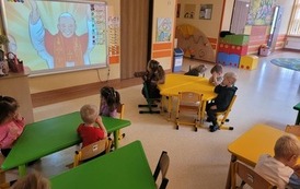 Przedszkolaki poznają życie świętego Jana Pawła II 7
