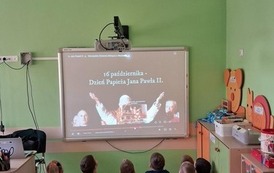 Przedszkolaki poznają życie świętego Jana Pawła II 11