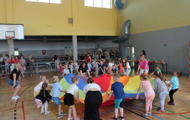 zabawy z chustą animacyjną