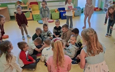 Ale draka! W przedszkolu był Dzień Chłopaka. 13