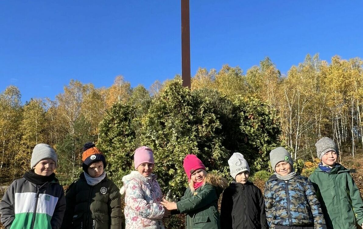 Zdjęcie do Wyjście na cmentarz