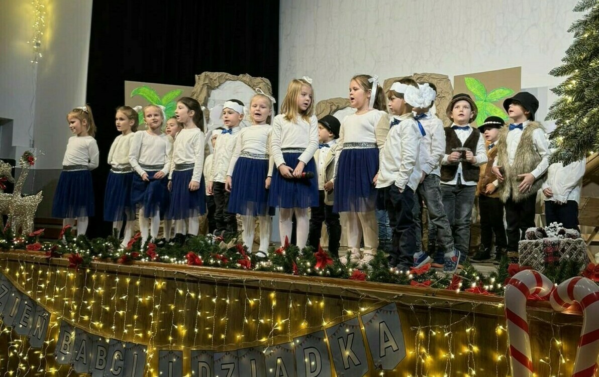 Zdjęcie do Dzień babci i dziadka w oddziale 0a i 0b