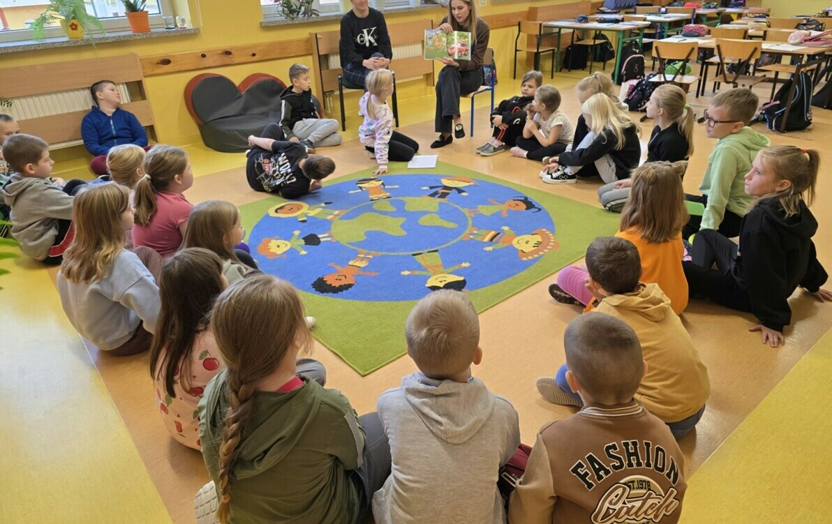 Zdjęcie do Spotkanie drugoklasist&oacute;w z bibliotekarkami
