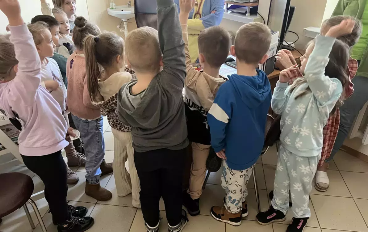 Zdjęcie do Dzieci z grupy 0b z wizytą w przychodni lekarskiej