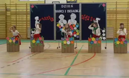 Zdjęcie do Dzień Babci i Dziadka w grupach 0a i 0b