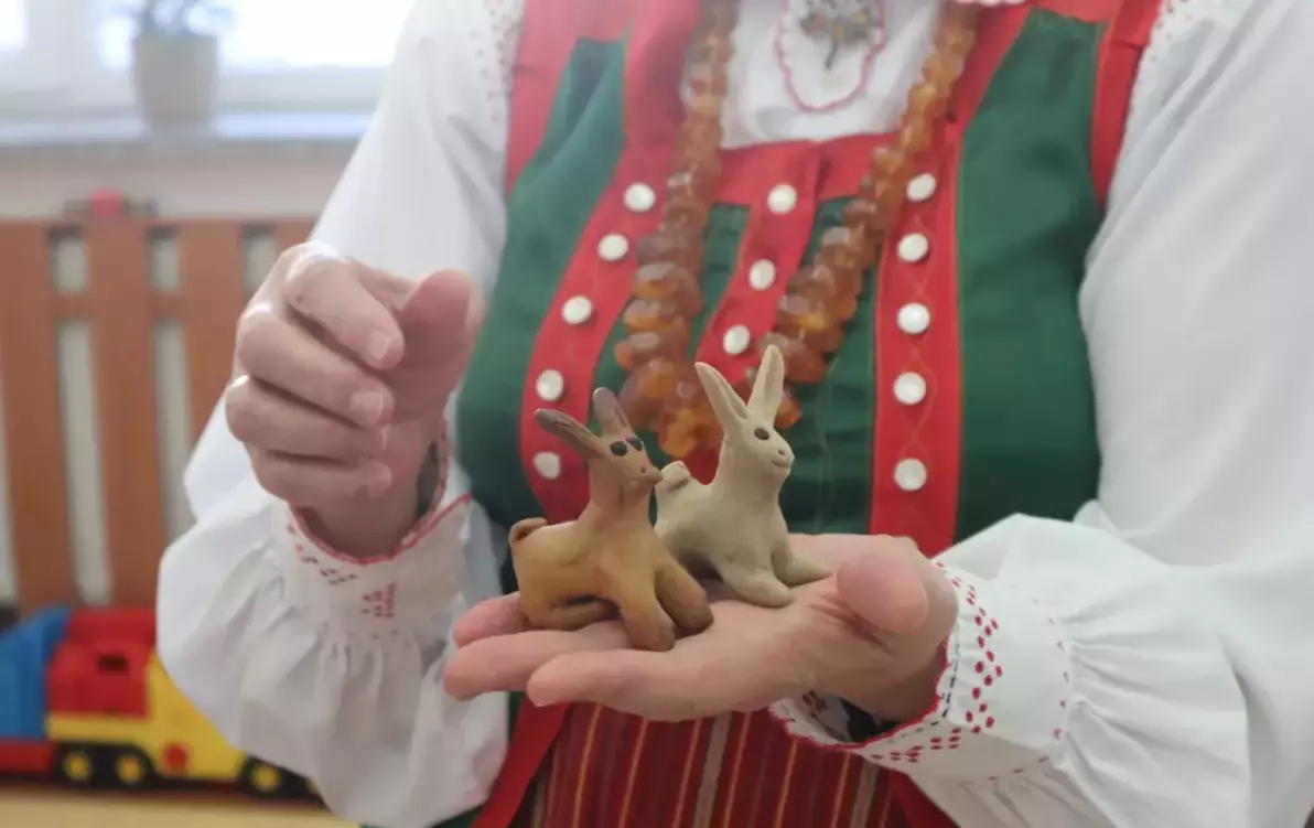 Zdjęcie do Warsztaty lepienia byśk&oacute;w w grupach 0a i 0b