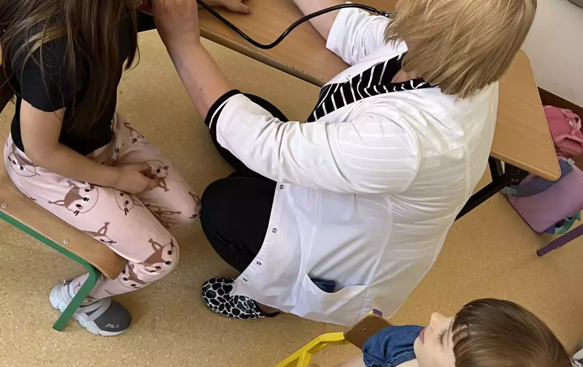 Zdjęcie do Wizyta pielęgniarki w grupie 0a i 0b