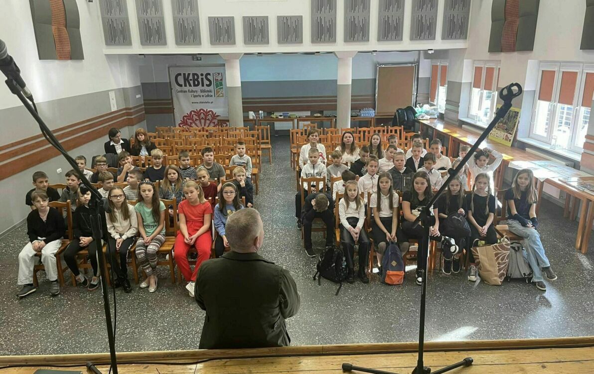 Zdjęcie do Spotkanie z panem leśniczym i paniami z KGW Bor&oacute;wki w Lelisie