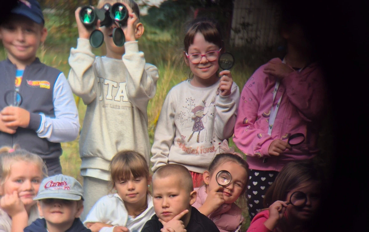 Zdjęcie do Klasa 1b odkrywa tajemnice lasu