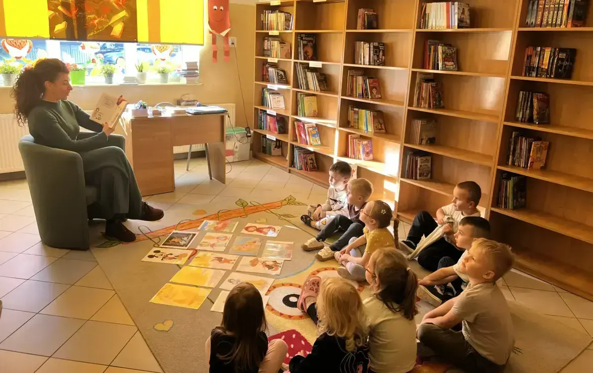 Zdjęcie do Dzień Postaci z Bajek w bibliotece szkolnej