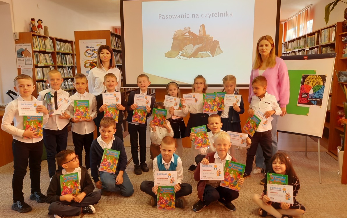 Zdjęcie do Pasowanie na Czytelnika w CKBiS w Lelisie